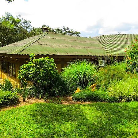 Woodlands Lilongwe Hotel Bagian luar foto