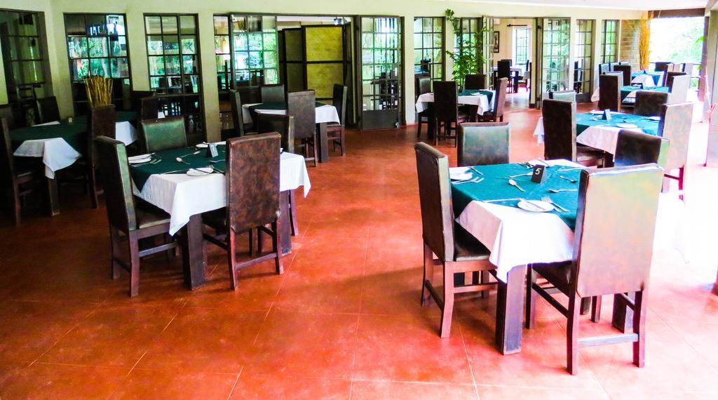 Woodlands Lilongwe Hotel Bagian luar foto