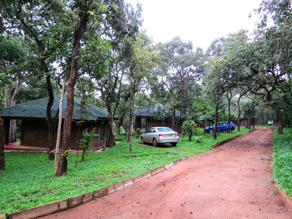 Woodlands Lilongwe Hotel Bagian luar foto