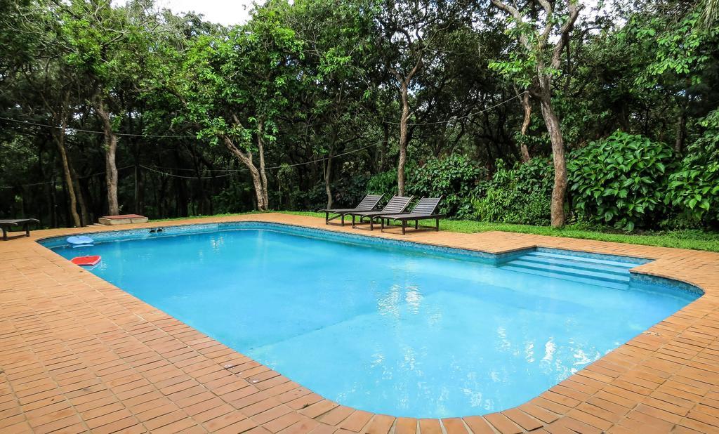 Woodlands Lilongwe Hotel Bagian luar foto