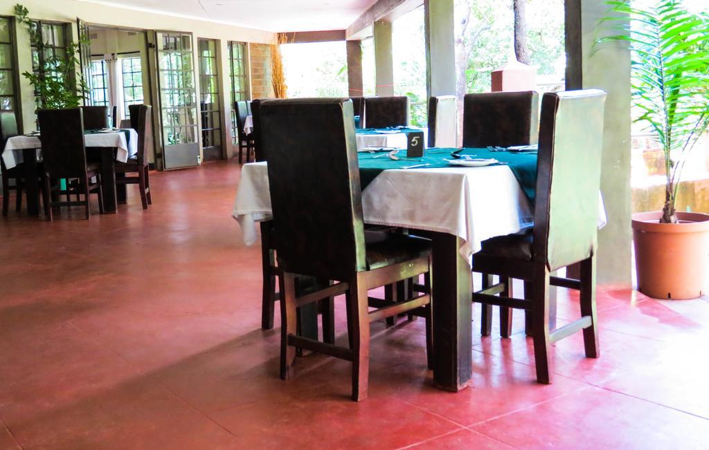 Woodlands Lilongwe Hotel Bagian luar foto