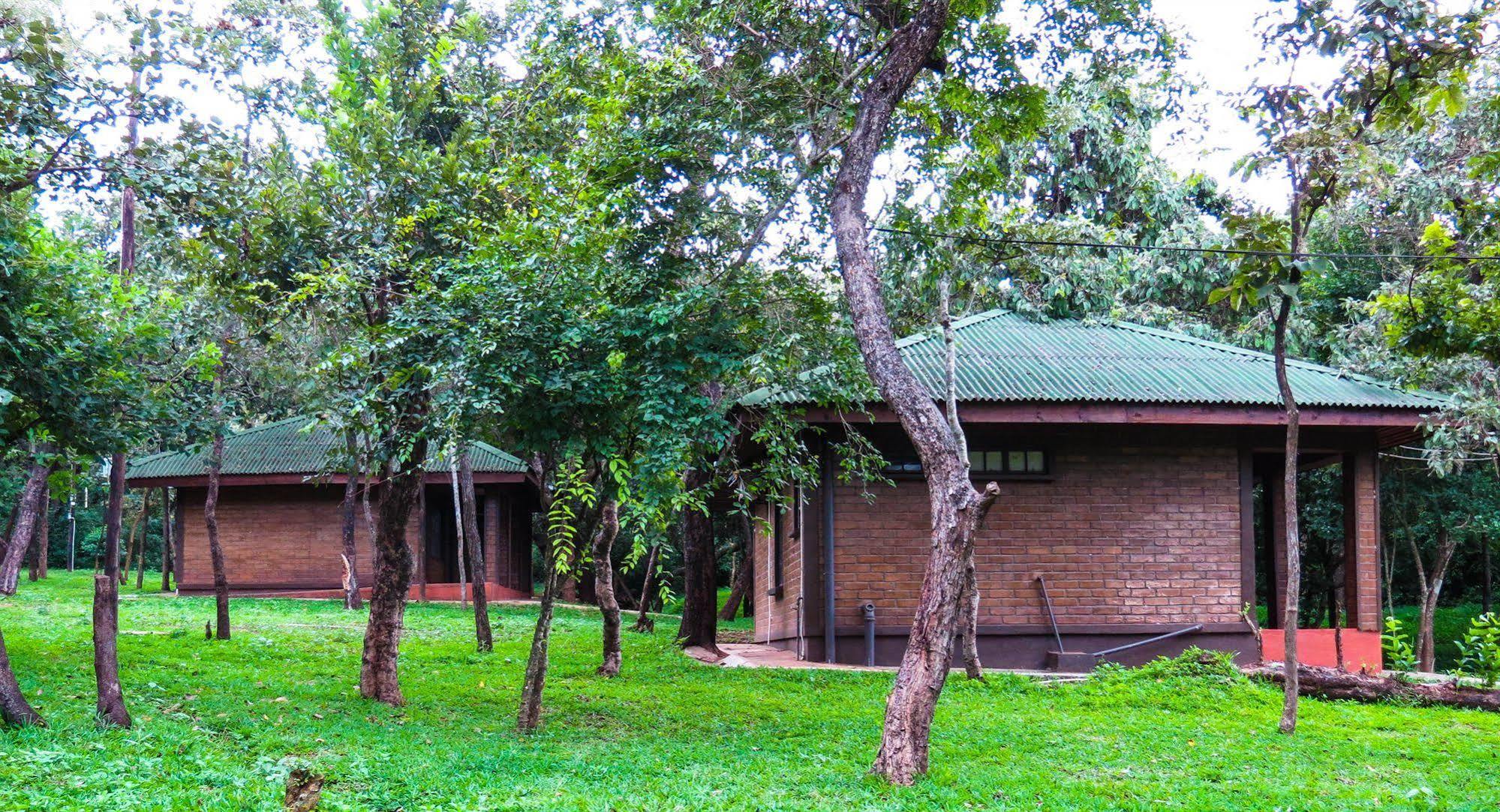 Woodlands Lilongwe Hotel Bagian luar foto
