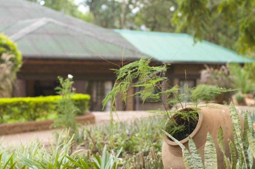Woodlands Lilongwe Hotel Bagian luar foto