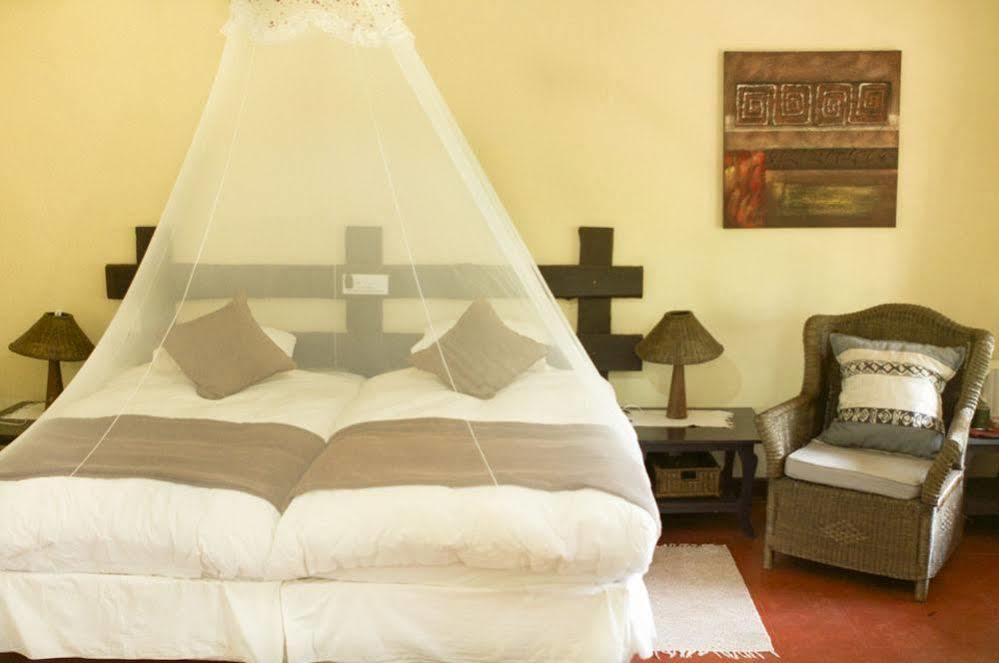 Woodlands Lilongwe Hotel Bagian luar foto