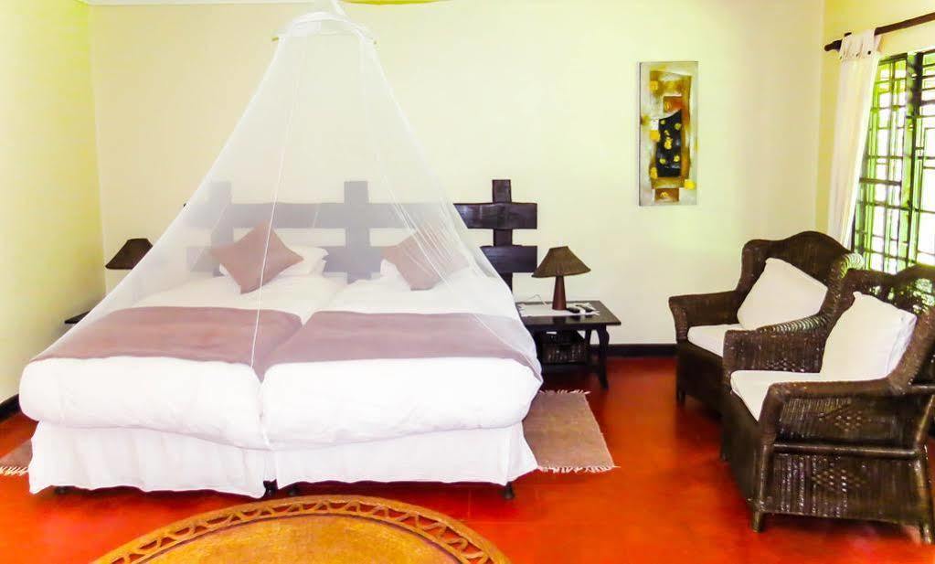 Woodlands Lilongwe Hotel Bagian luar foto